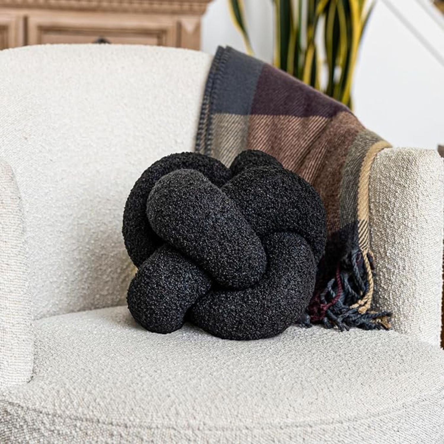 Bela Knot Cushion | Soft Bouclé Texture, 30 cm Diameter