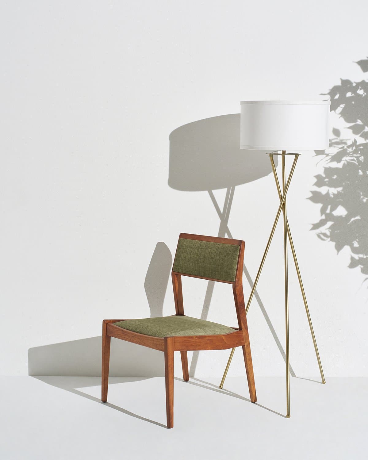 Juno Floor Lamp | LED Tripod with Unique Crisscross Base