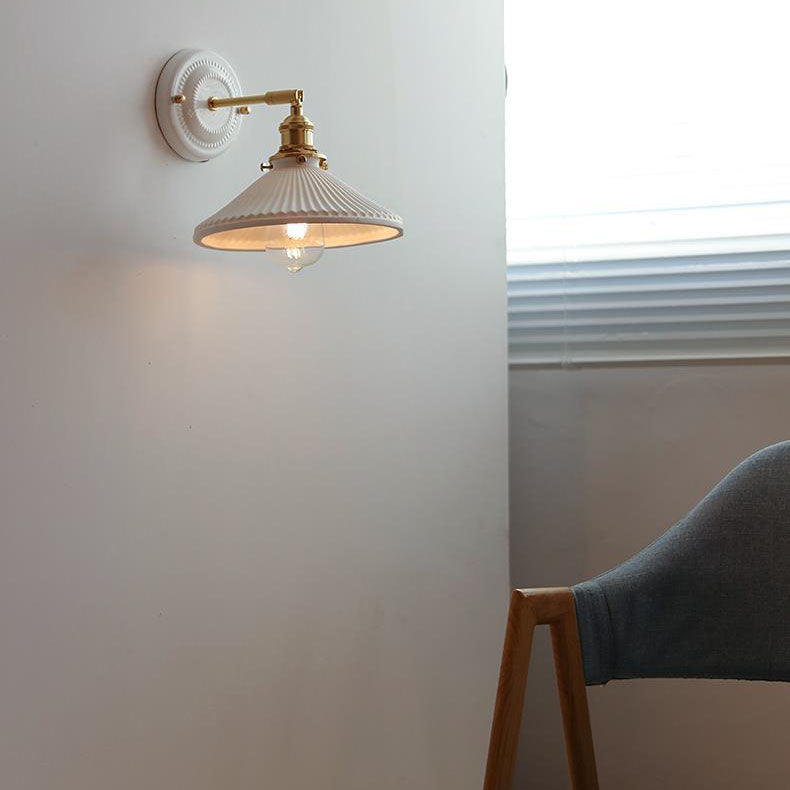 Classic Vintage Round Ceramic and Brass 1-Light Wall Sconce for Living Room