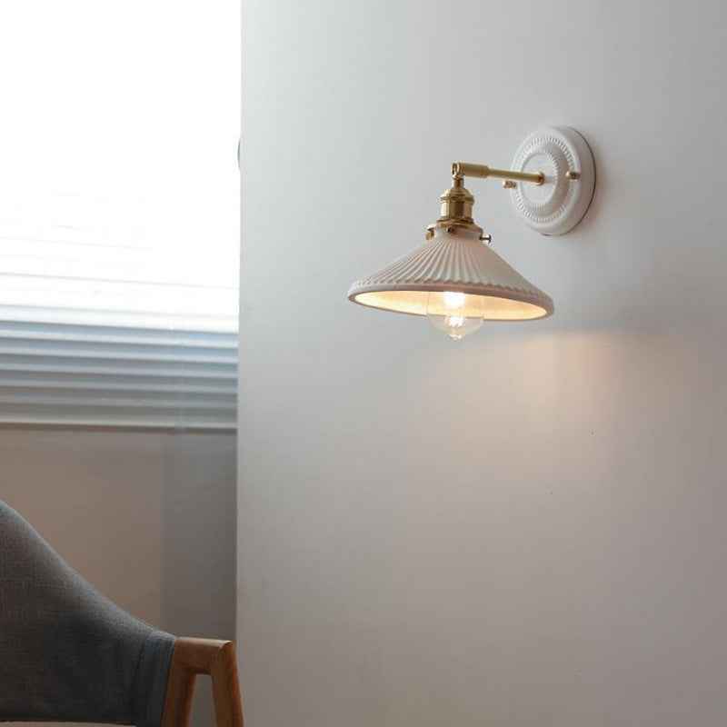 Classic Vintage Round Ceramic and Brass 1-Light Wall Sconce for Living Room