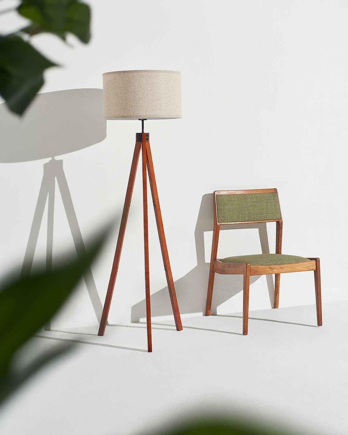 Elysian Floor Lamp | LED Tripod Design, Wooden Legs