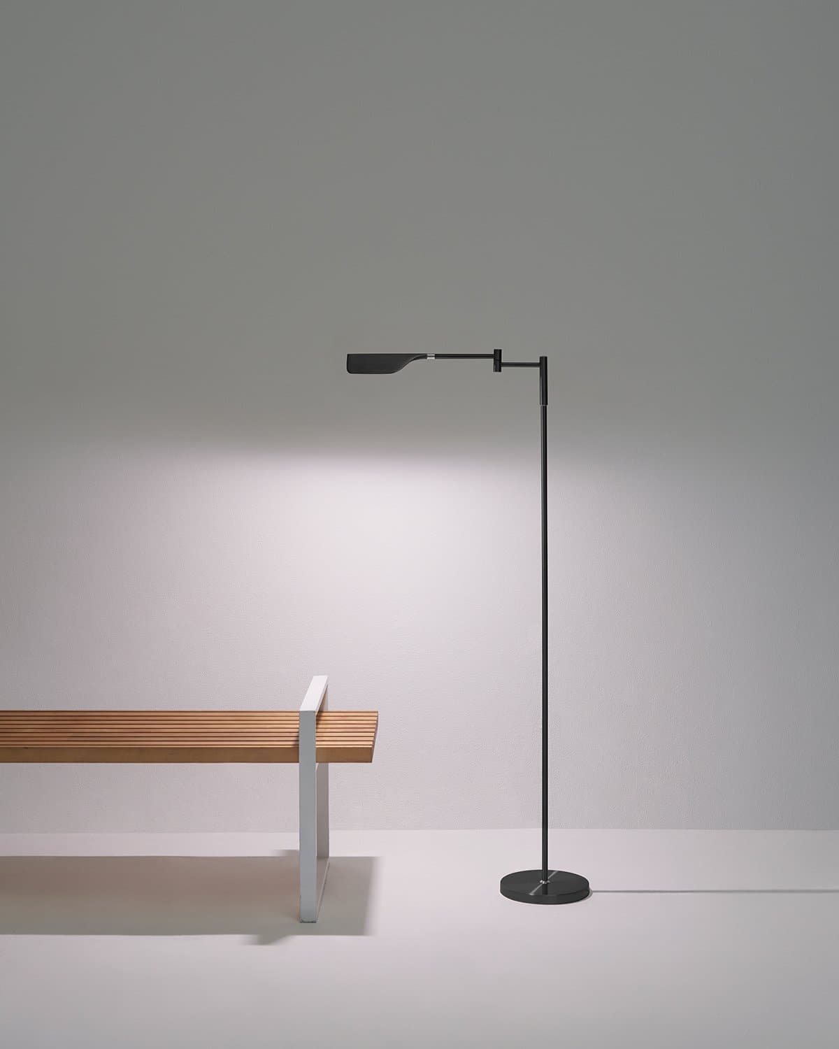 Luma Leaf Floor Lamp | LED, Three-Touch Dimmer