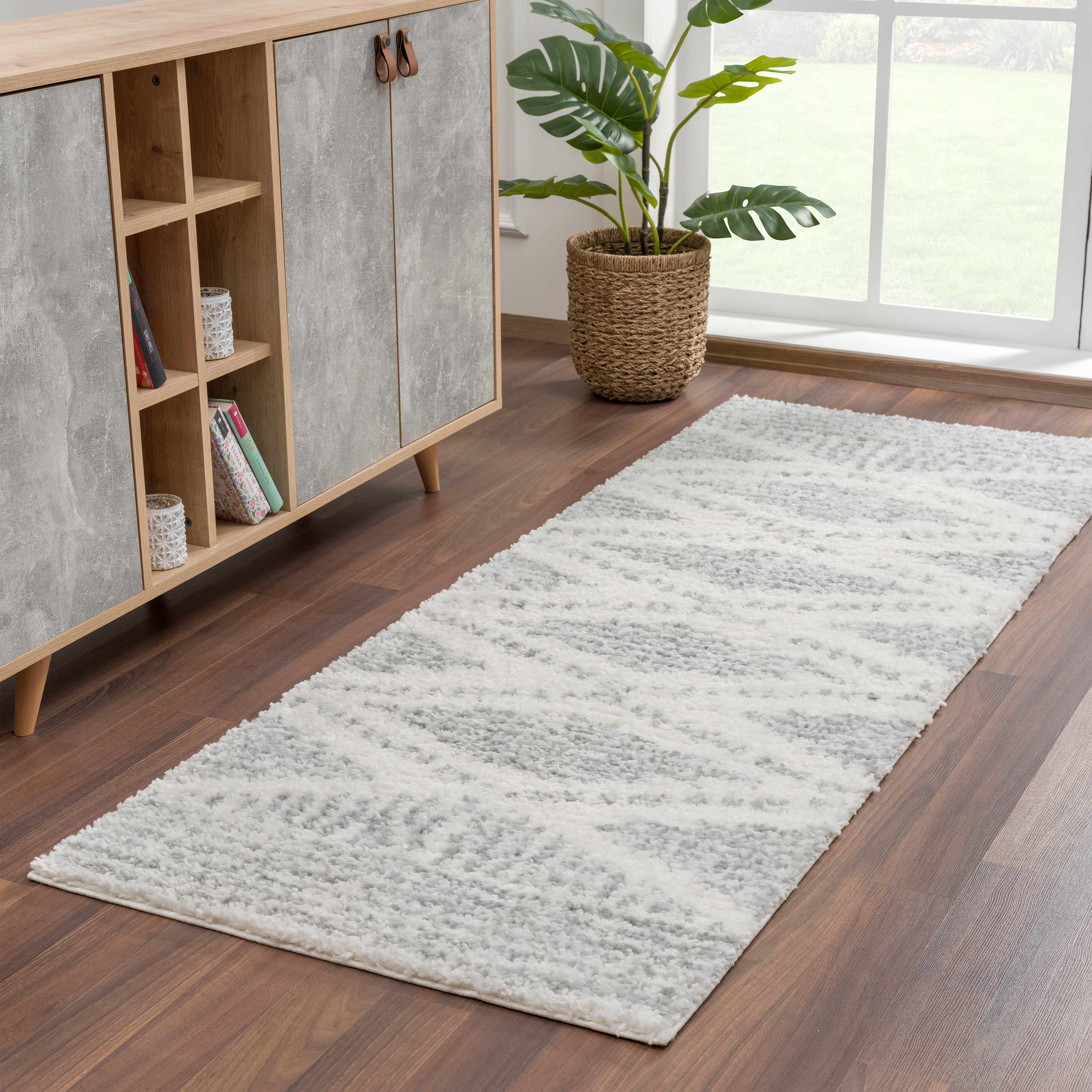 Gala Plush Area Rug  Machine Woven, 100% Polypropylene, Gray
