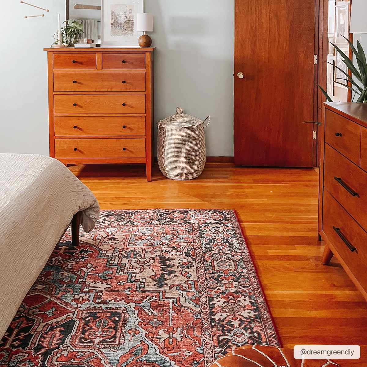 Nexis Area Rug  Machine Woven  Traditional Style  100% Polyester