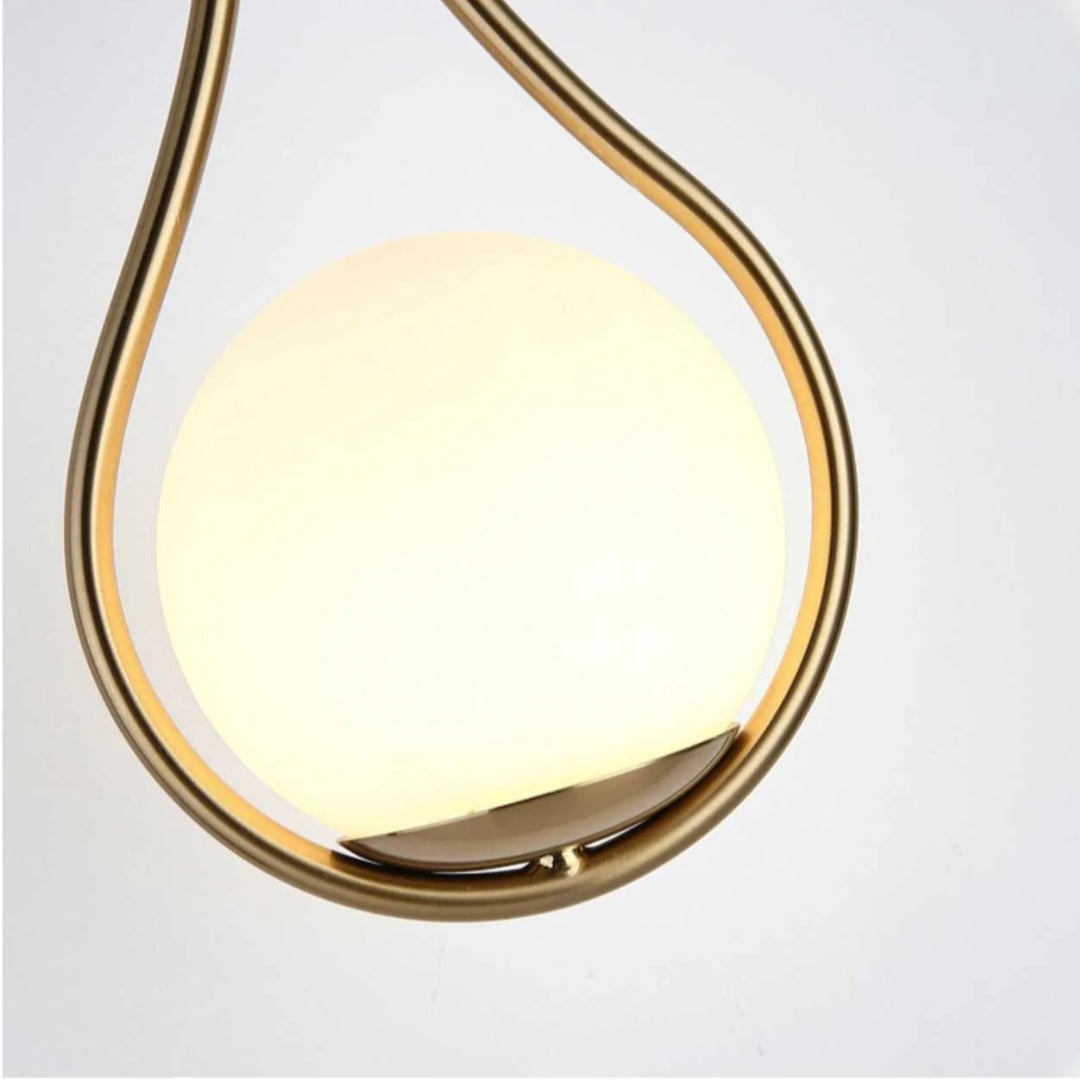 Gemma Wandlamp | Sculpturaal Design met Glazen Orb, Dimbare LED