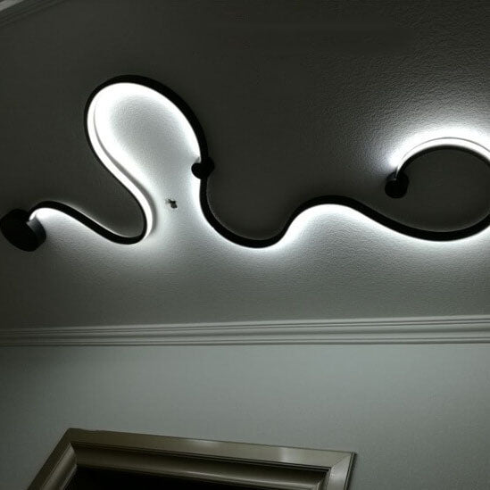 Contemporary Curved LED Wall Sconce Lamp in Long Aluminum Snake Design