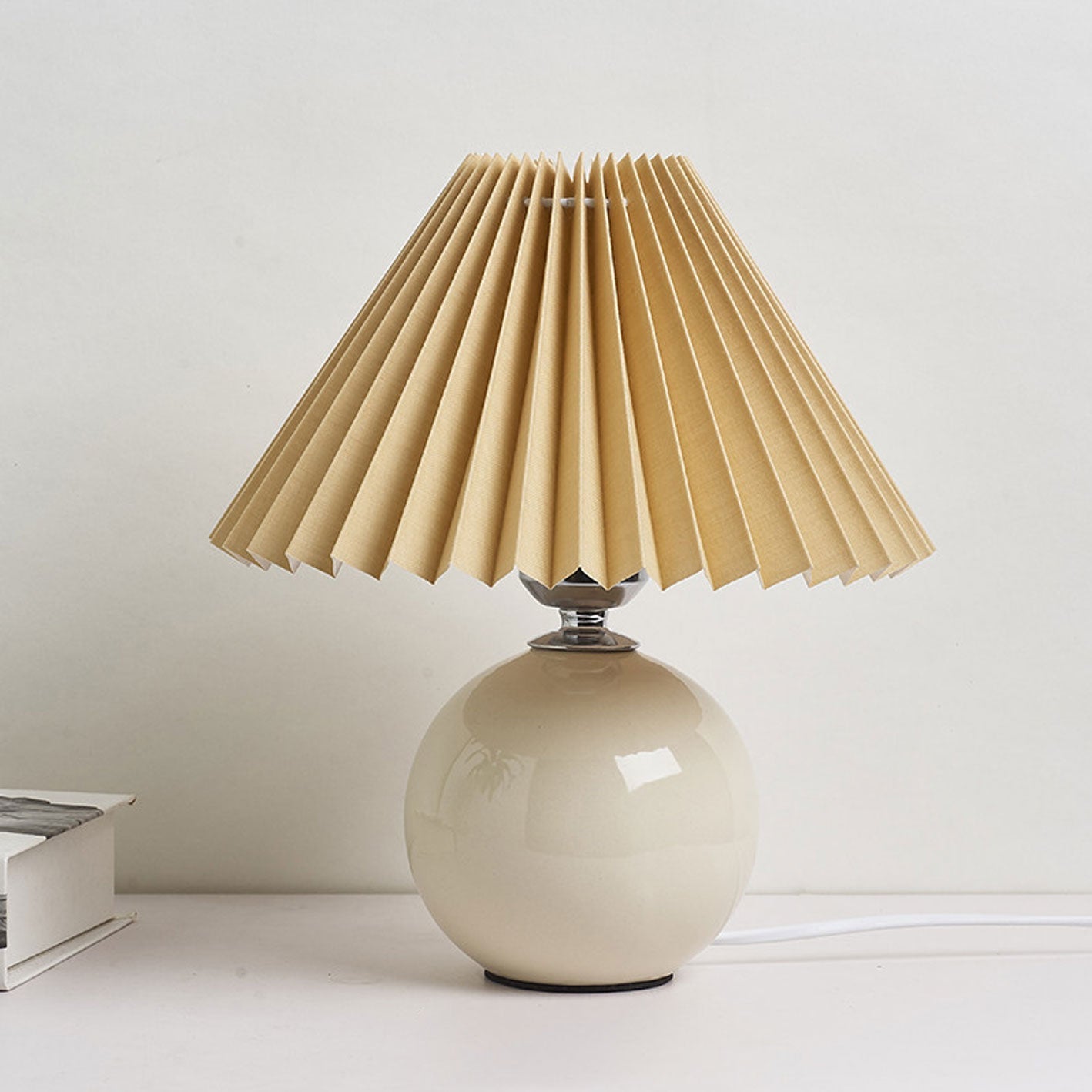 Scandinavian Minimalist Ceramic Pleated Table Lamp with Single Light