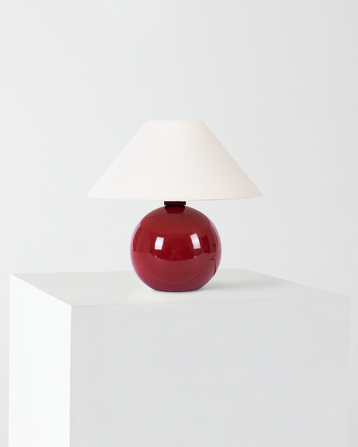 Fiora Table Lamp | Glossy Ceramic Base, Cotton Shade