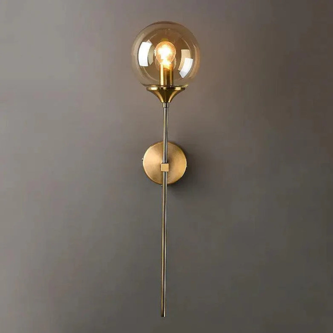 Liora Wandlamp | Gouden Metalen Frame, Glazen Bol