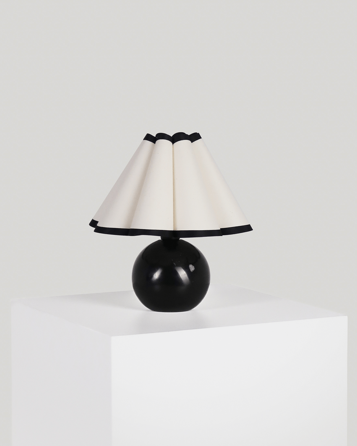 Bela Table Lamp | Fluted Shade, Black Marble Base