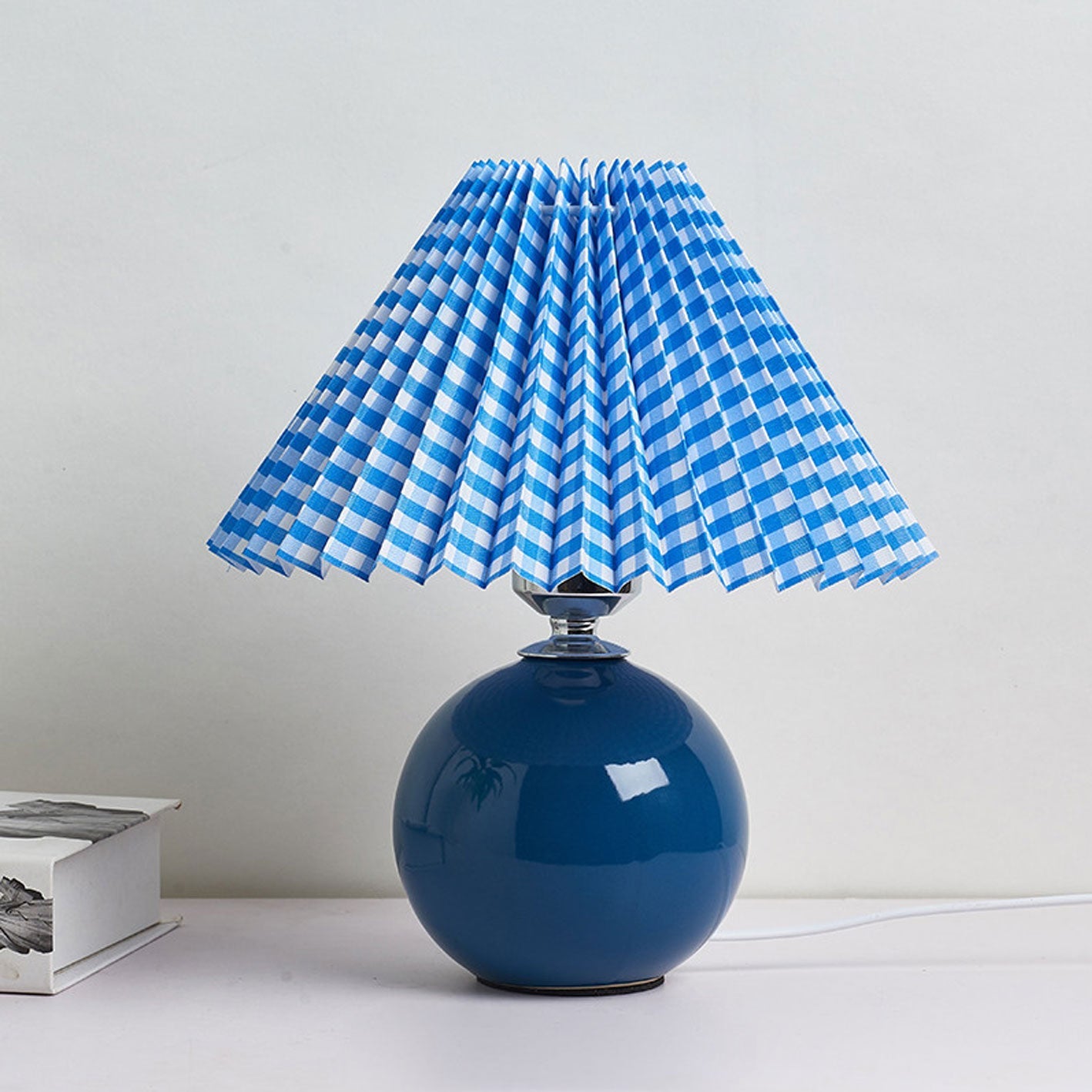 Scandinavian Minimalist Ceramic Pleated Table Lamp with Single Light