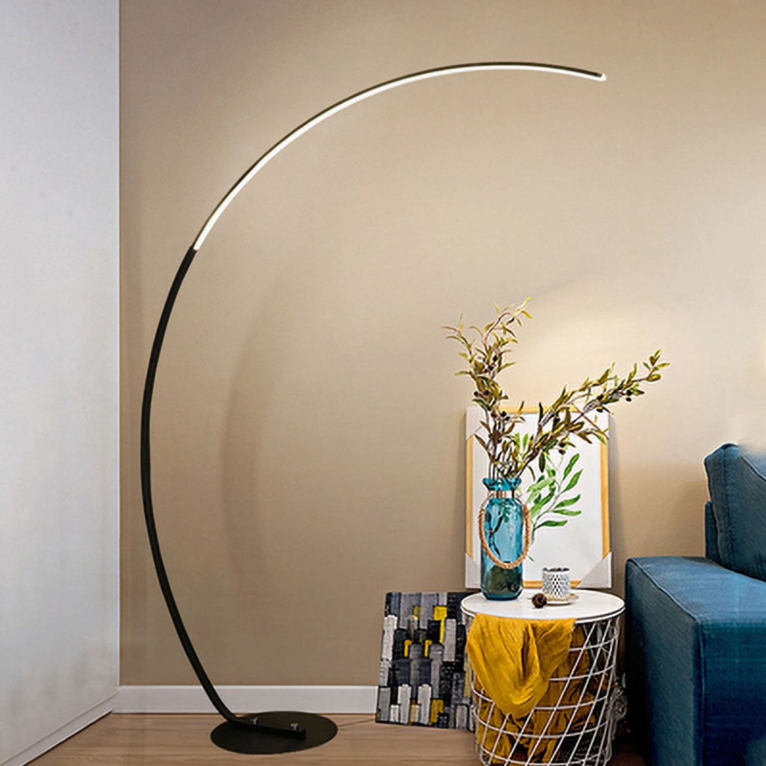 Eclipse – Black Minimalist Curved LED Floor Lamp 40W - Cendre Home