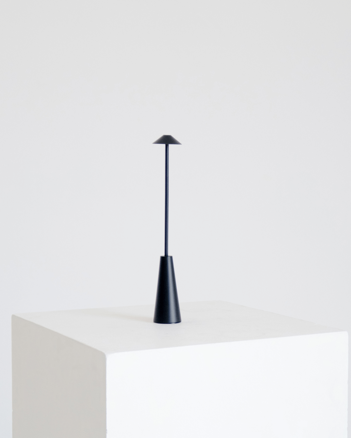 Elysian Portable Lamp | Wireless Rechargeable, 8-Hour Battery Life