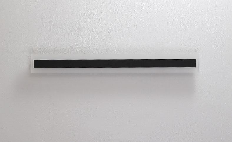 Stylish Elongated LED Acrylic Outdoor Wall Light - Waterproof and Minimalist Design