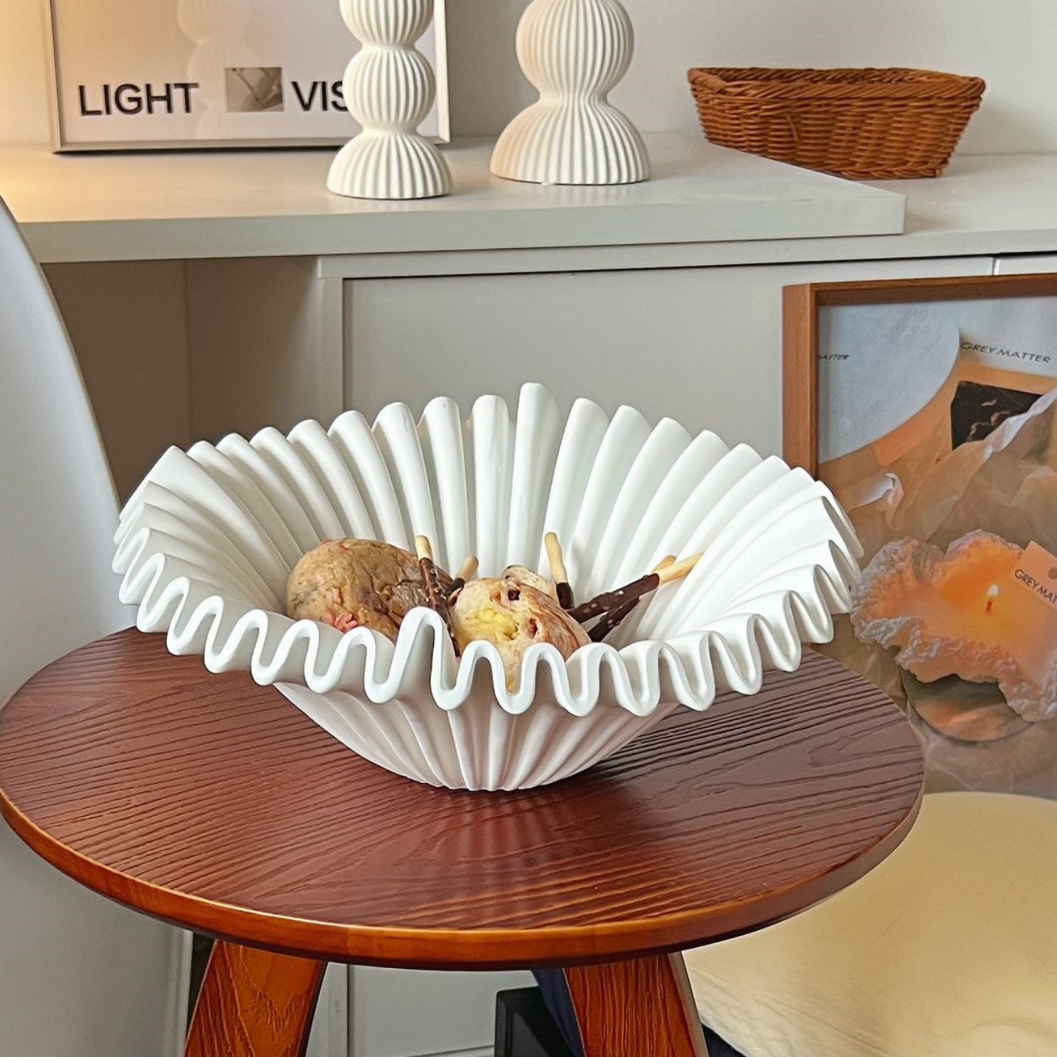 Bela Shell Style Fruit Bowl | Ceramic, Organic Design in White