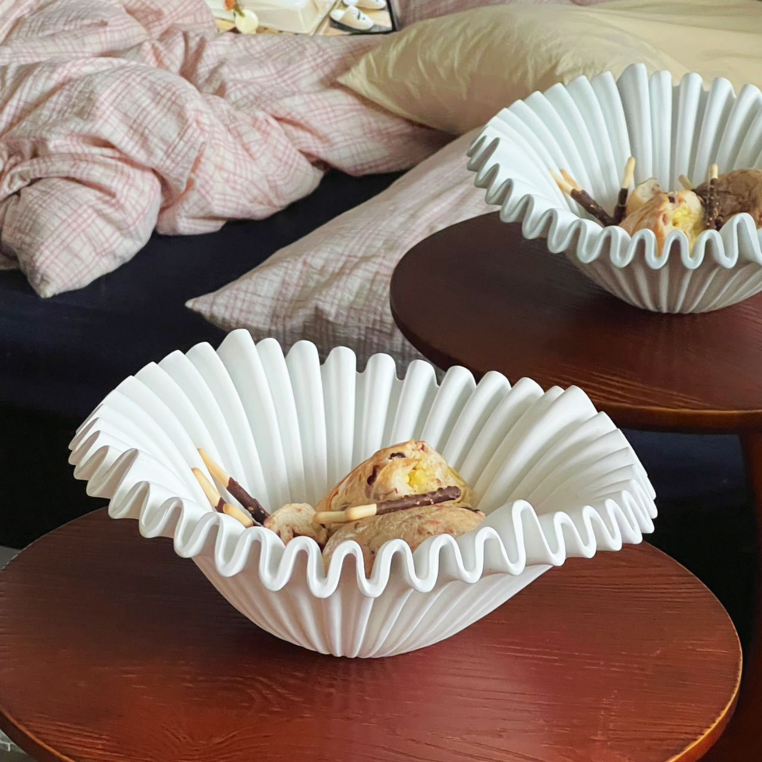 Bela Shell Style Fruit Bowl | Ceramic, Organic Design in White