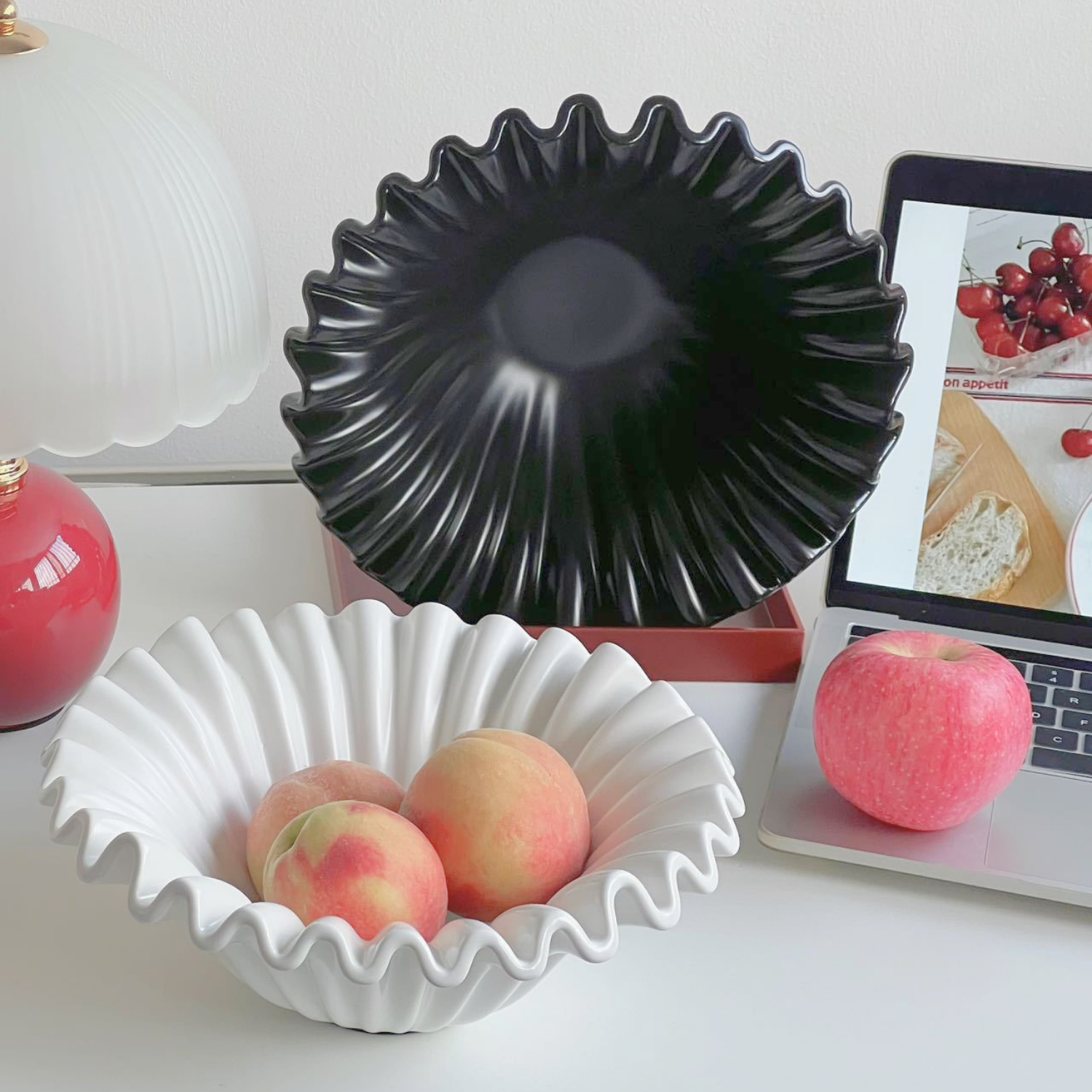 Bello Ceramic Fruit Bowl | Organic Shell Design, Black Finish
