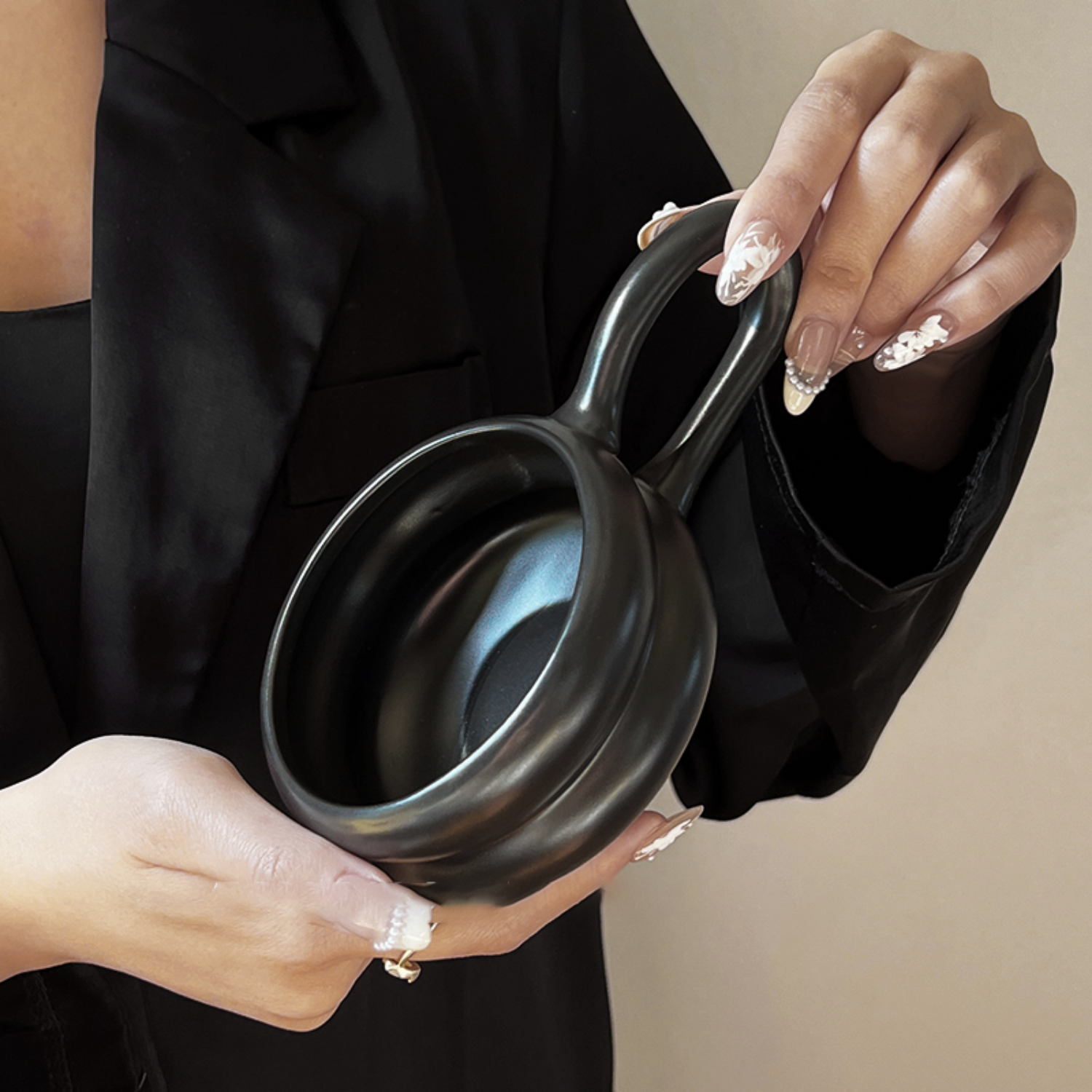 Belo Dark Ceramic Mug | Ergonomic Handle, 250 ml Capacity