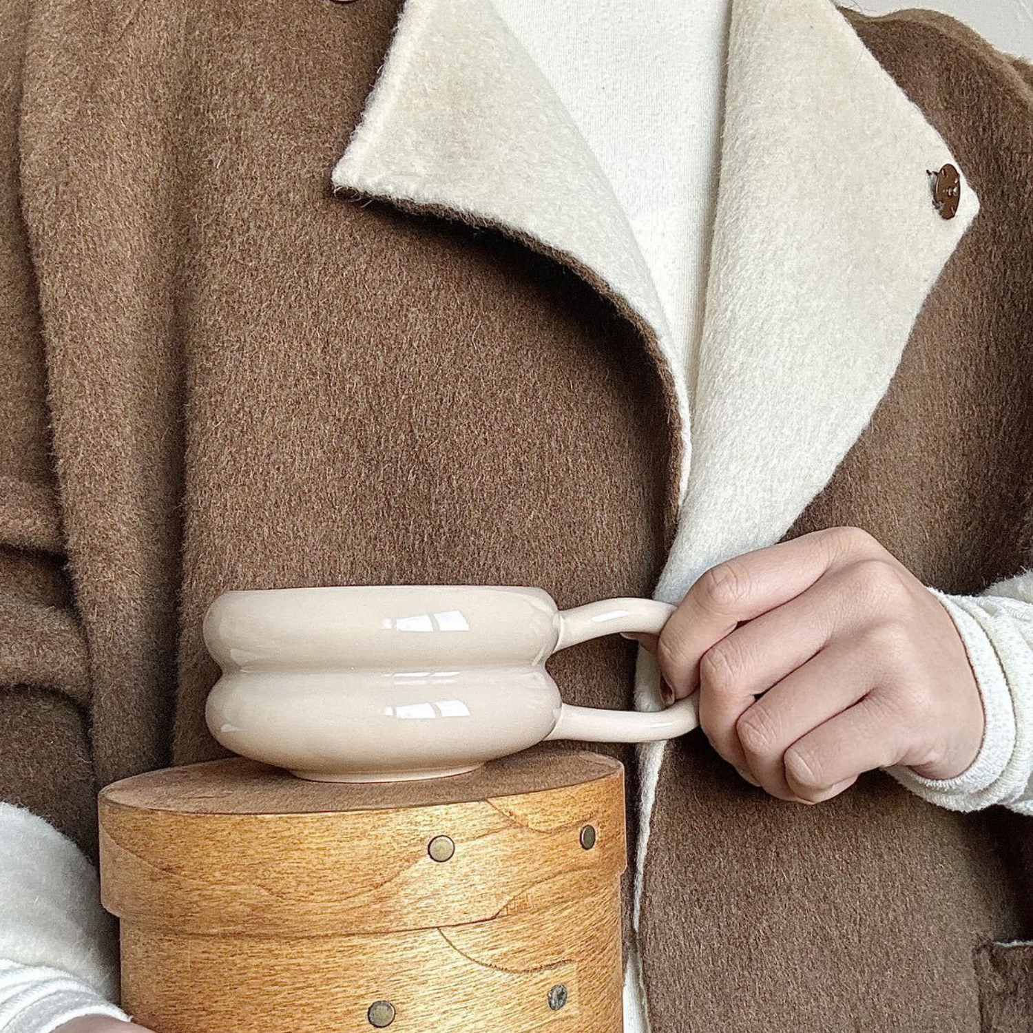Bela Ceramic Mug | 250 ml, Ergonomic Handle, Nordic Design