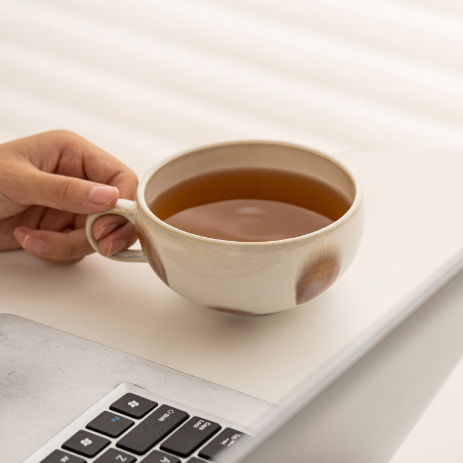 Caro Mug | 350ml Capacity, Glossy Caramel Cream Finish