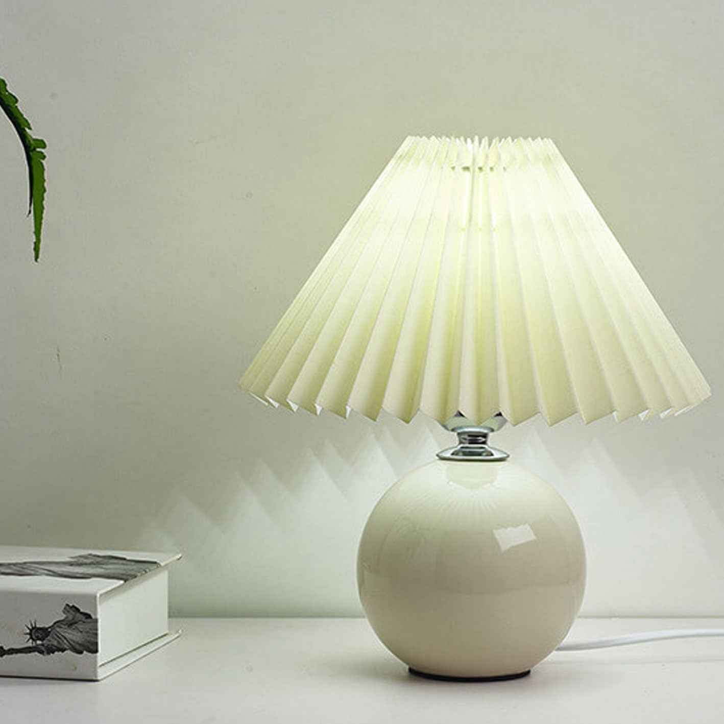 Scandinavian Minimalist Ceramic Pleated Table Lamp with Single Light