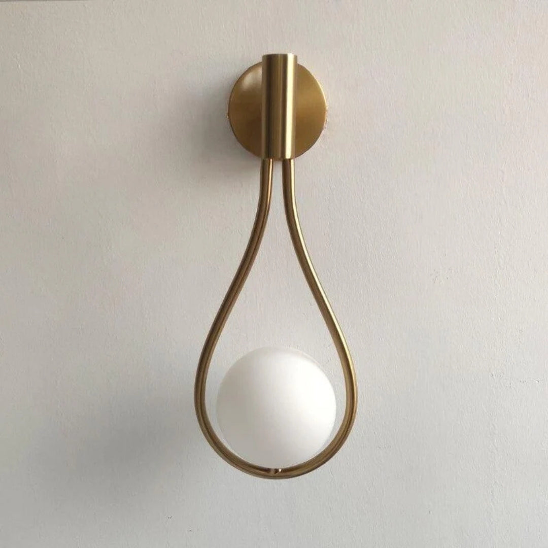 Gemma Wandlamp | Sculpturaal Design met Glazen Orb, Dimbare LED