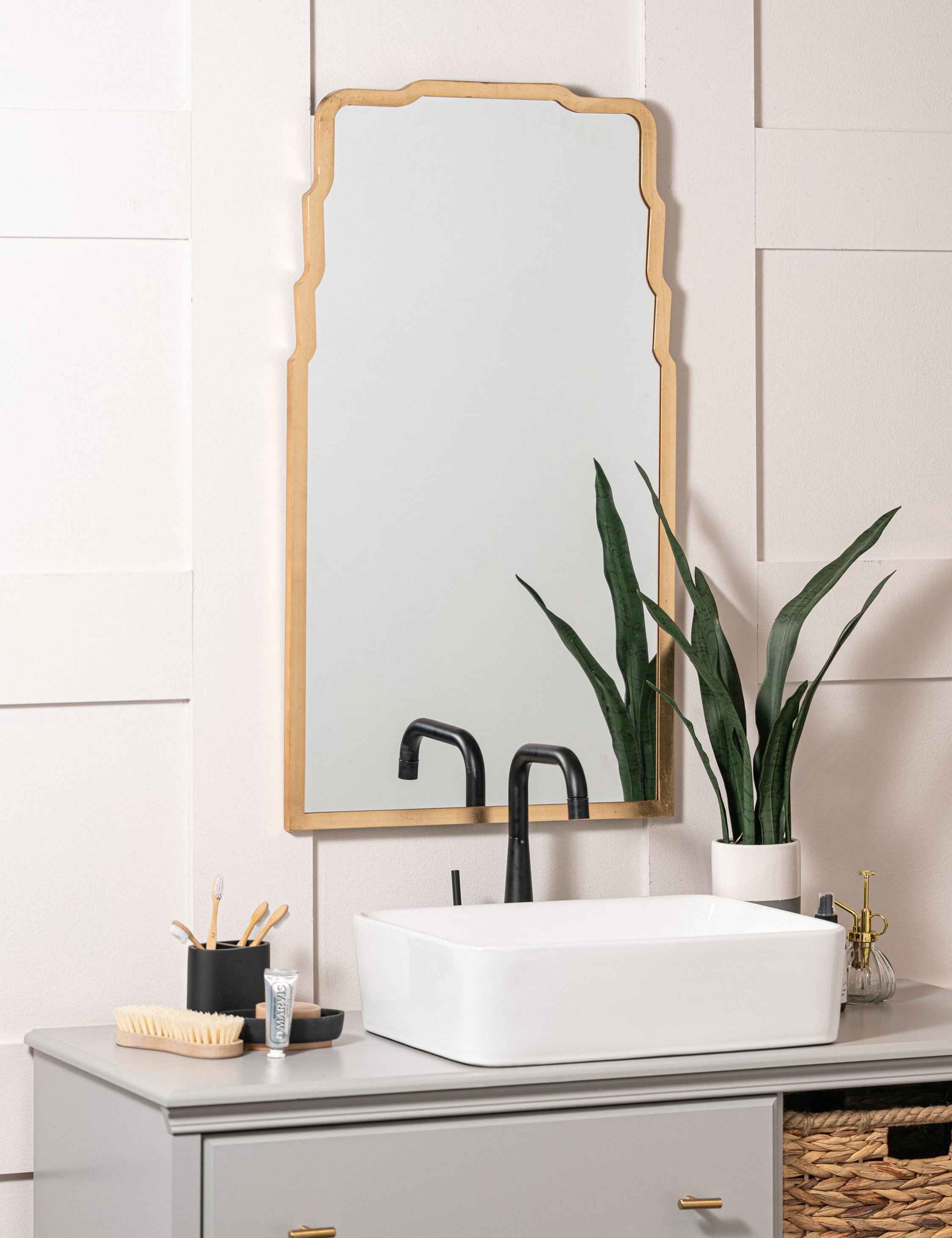 Millian Mirror