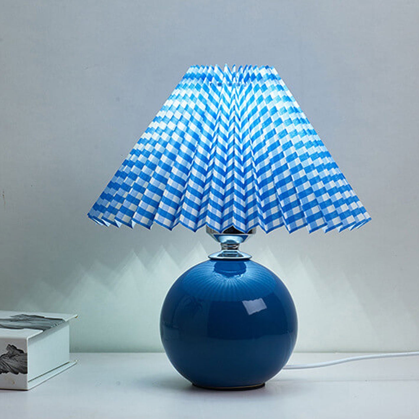 Scandinavian Minimalist Ceramic Pleated Table Lamp with Single Light