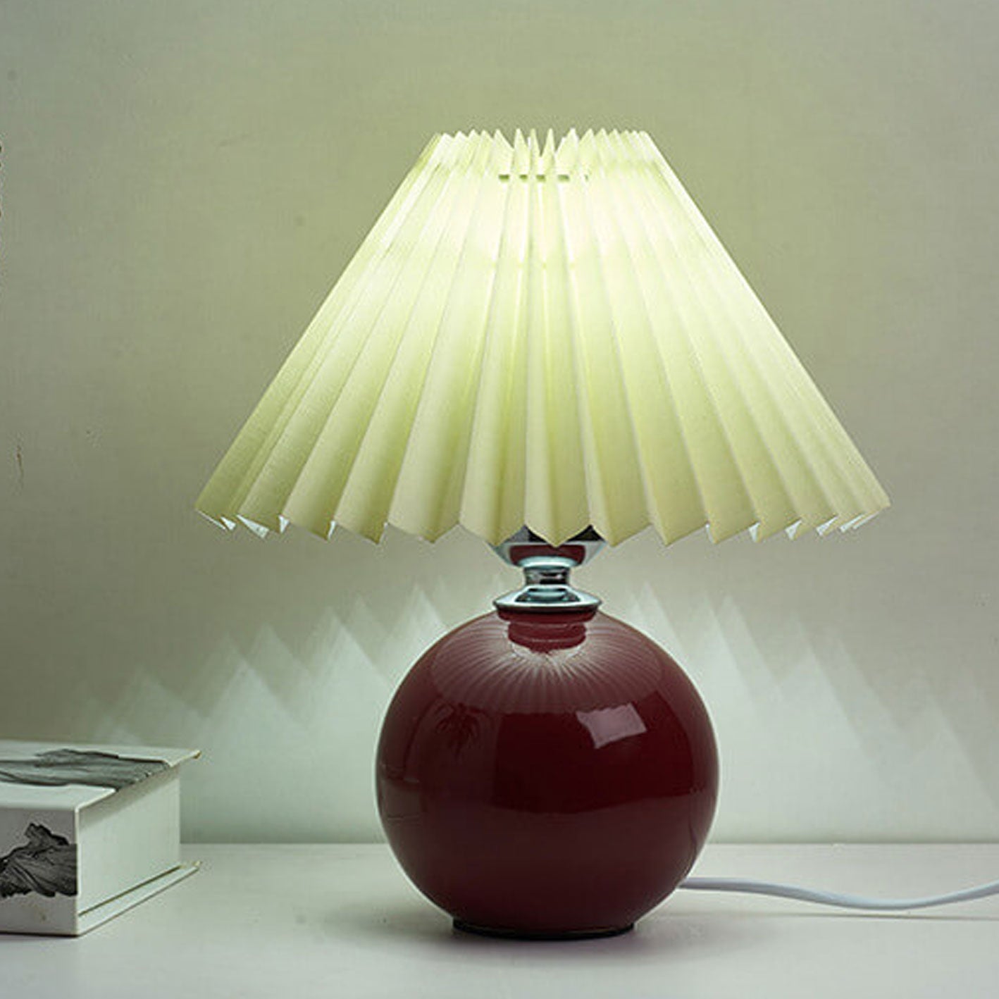 Scandinavian Minimalist Ceramic Pleated Table Lamp with Single Light