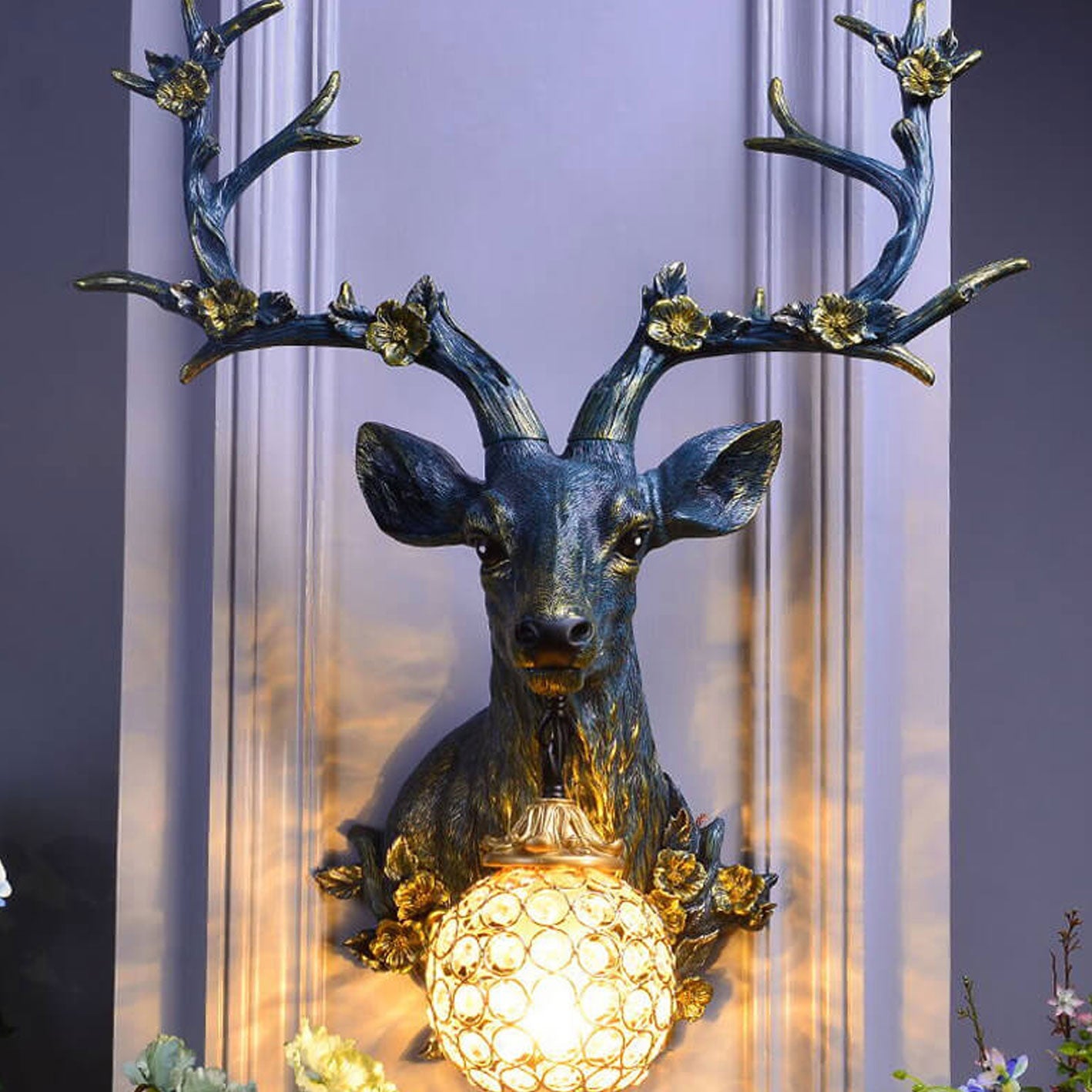 Vintage-Inspired Resin Deer Head Wall Sconce Lamp with Single Light