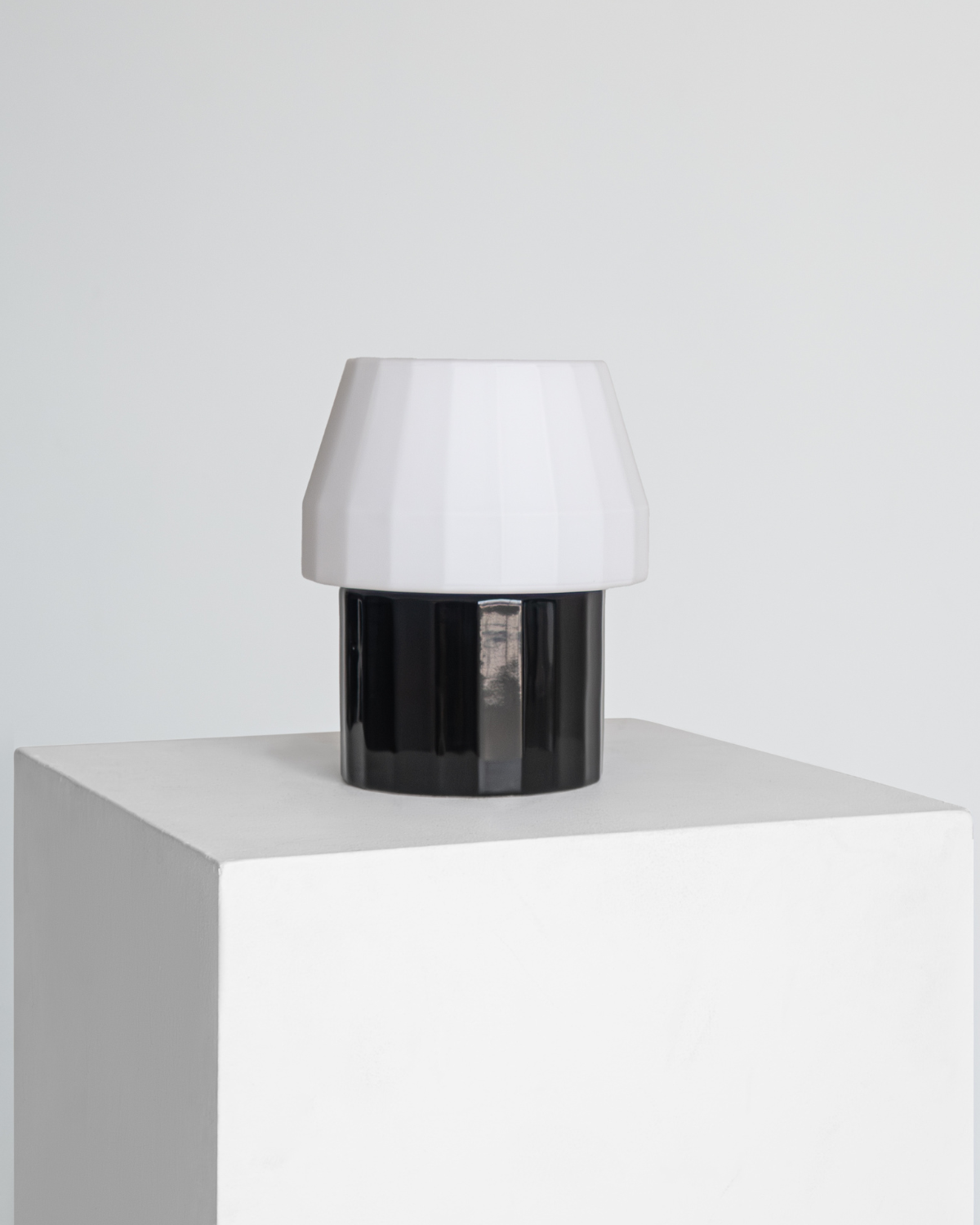 Dante Table Lamp | Glossy Black Base, In-line Dimmer