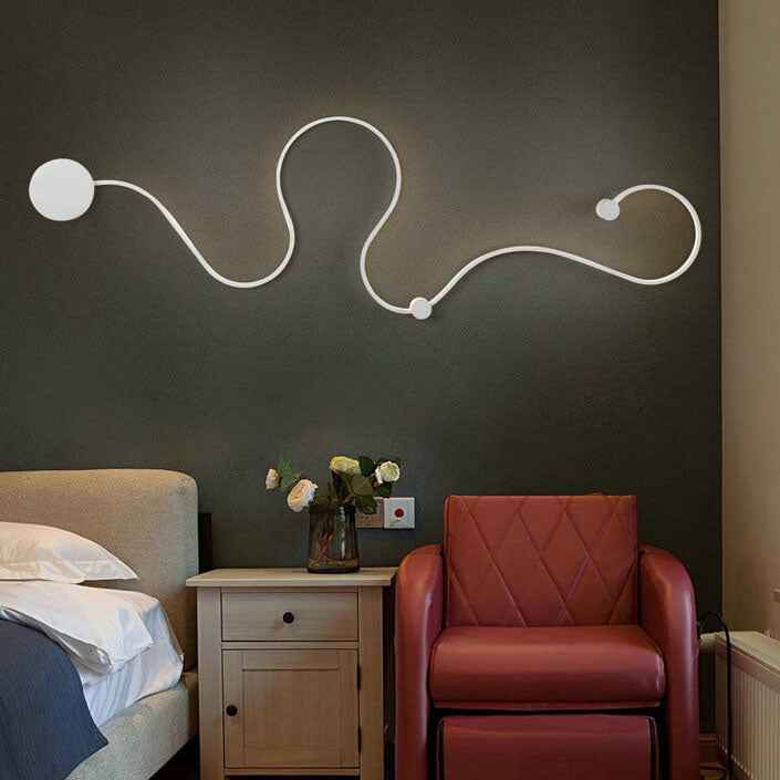 Contemporary Curved LED Wall Sconce Lamp in Long Aluminum Snake Design