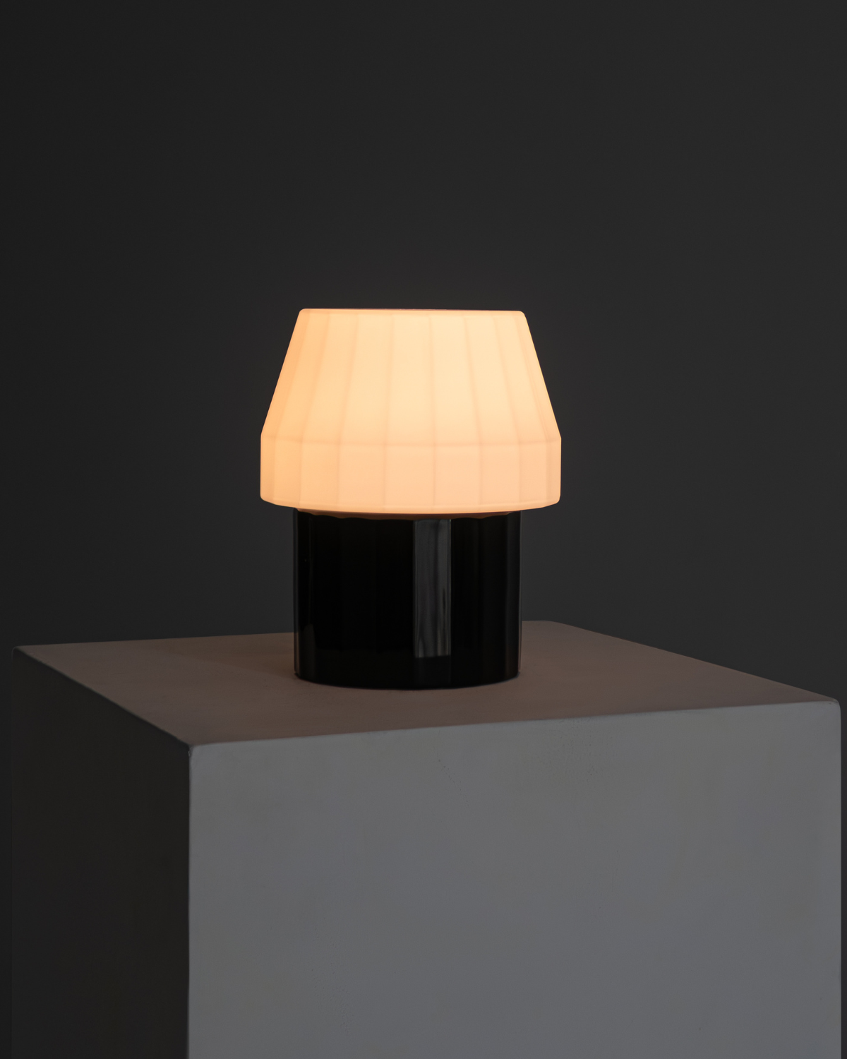 Dante Table Lamp | Glossy Black Base, In-line Dimmer