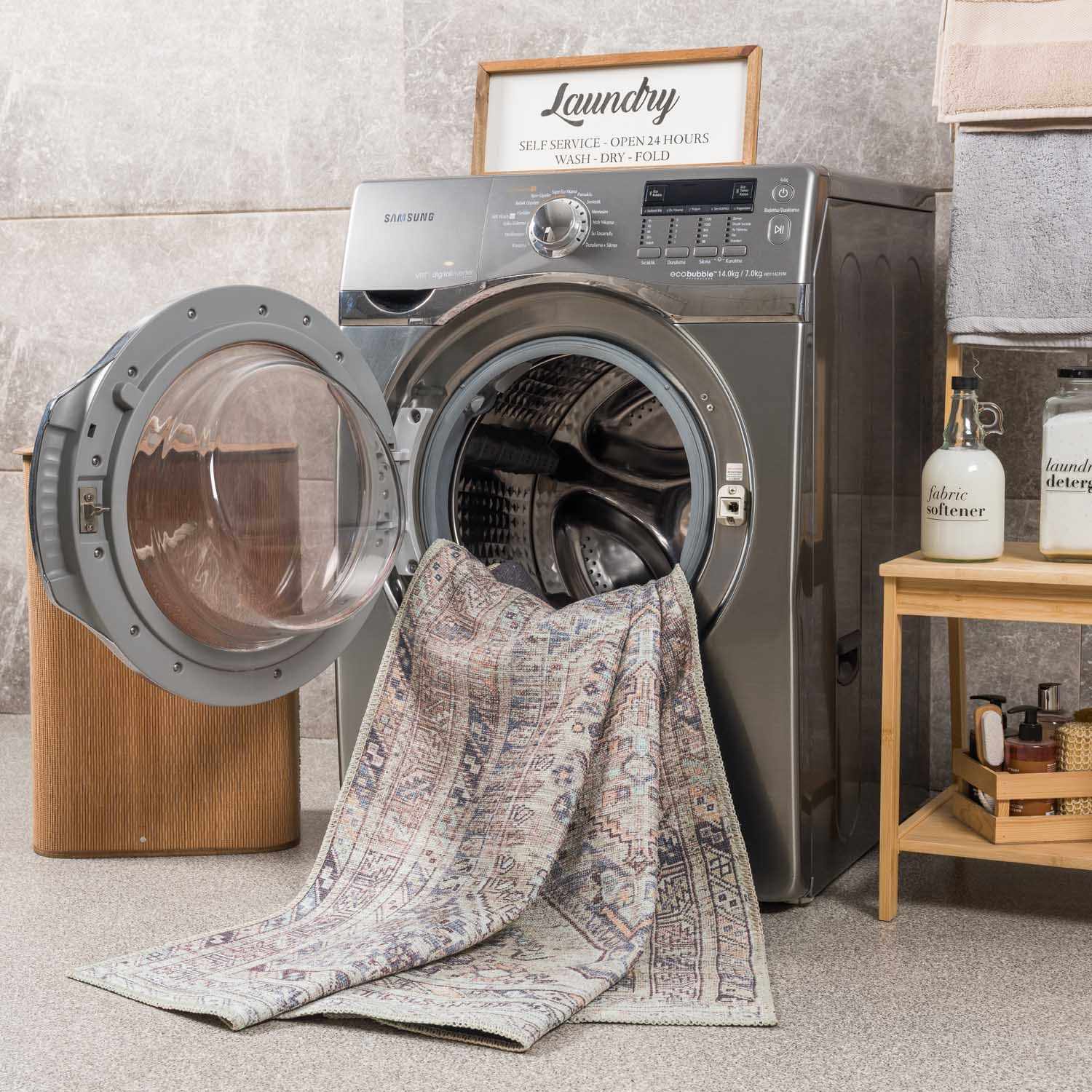 Bela Washable Rug  Machine Woven  100% Polyester  Traditional Style