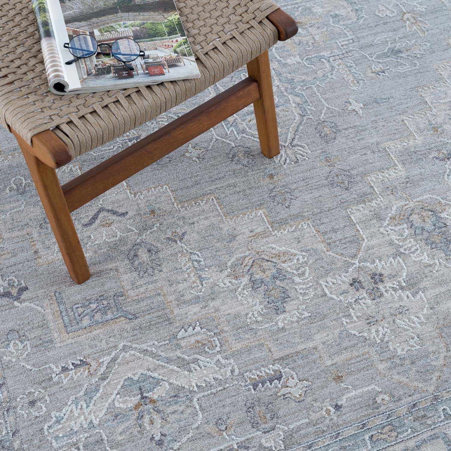 Bello Luxe Statement Rug  Medium Pile  Machine Woven