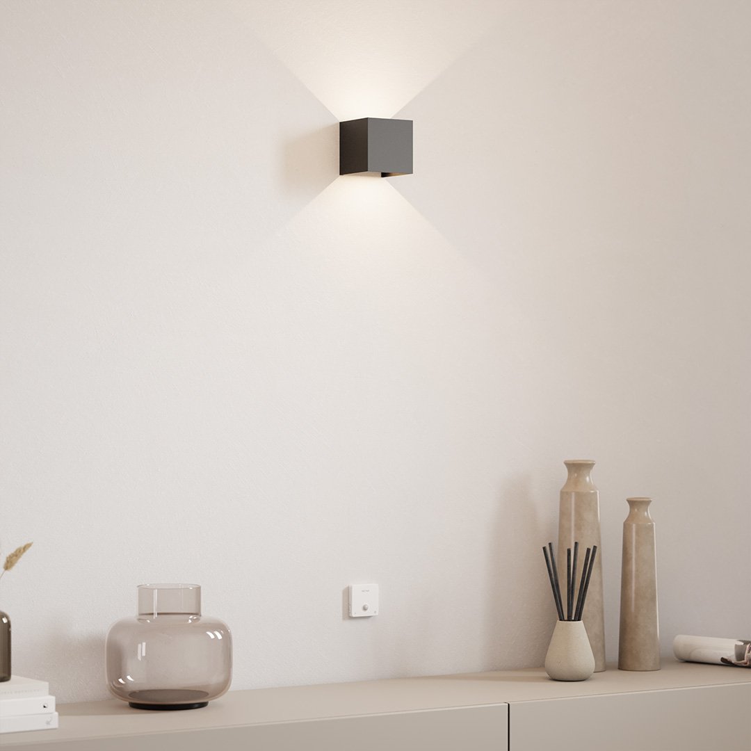 Xeno LED Wall Light | Adjustable Flaps, Warm White Light