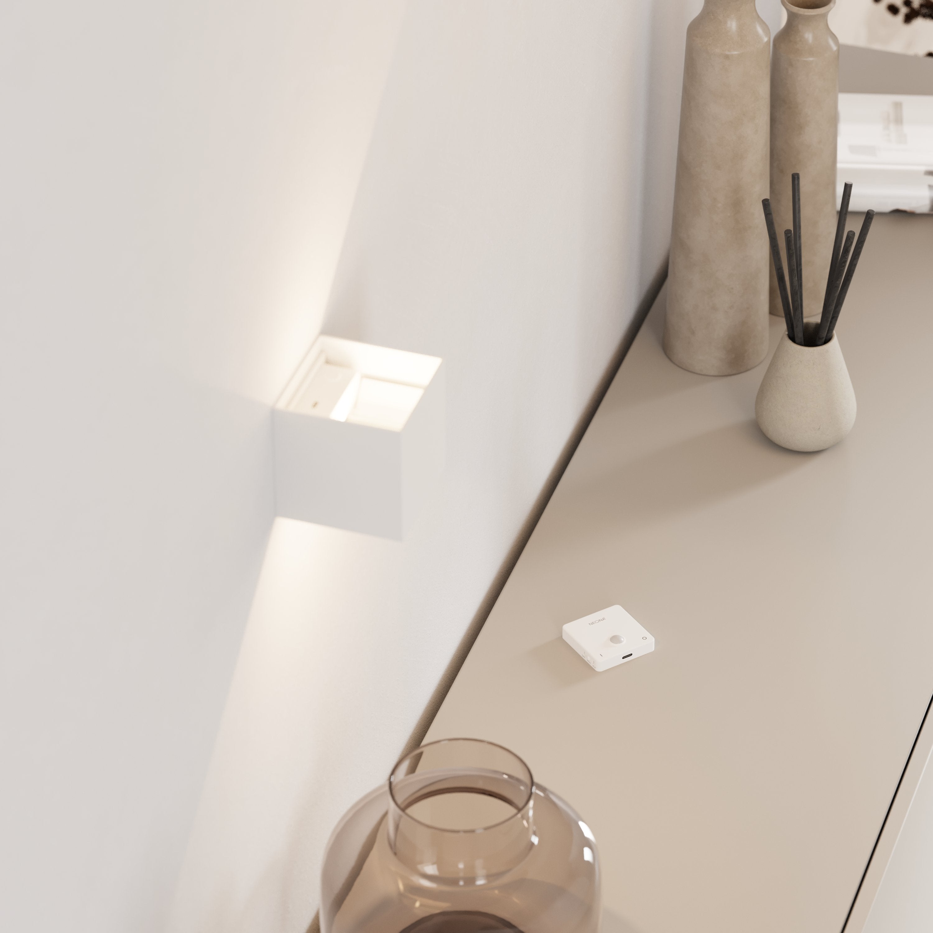 Xeno LED Wall Light | Adjustable Flaps, Warm White Light