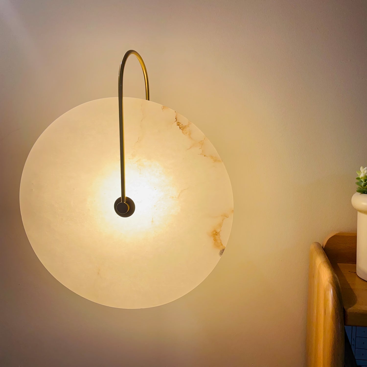 Bela Alabaster Wall Lamp | Art Deco Design, Integrated LED