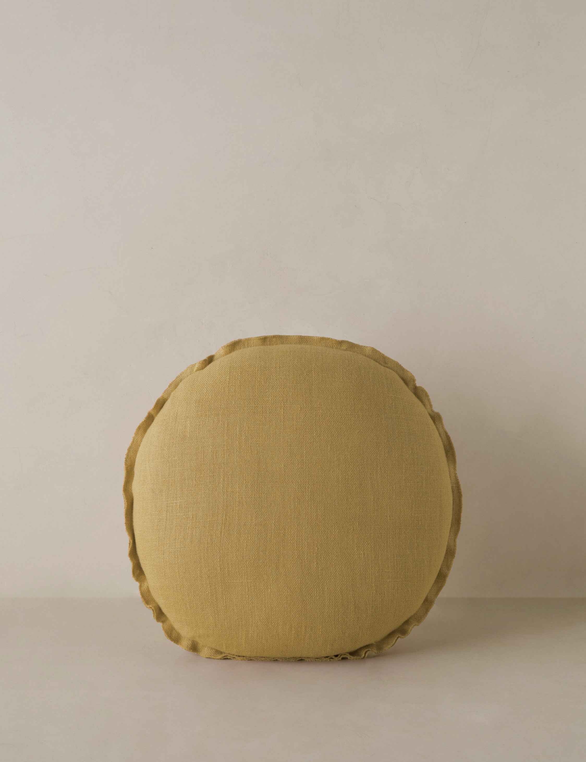 Luno Round Pillow | Linen, Flange Trim