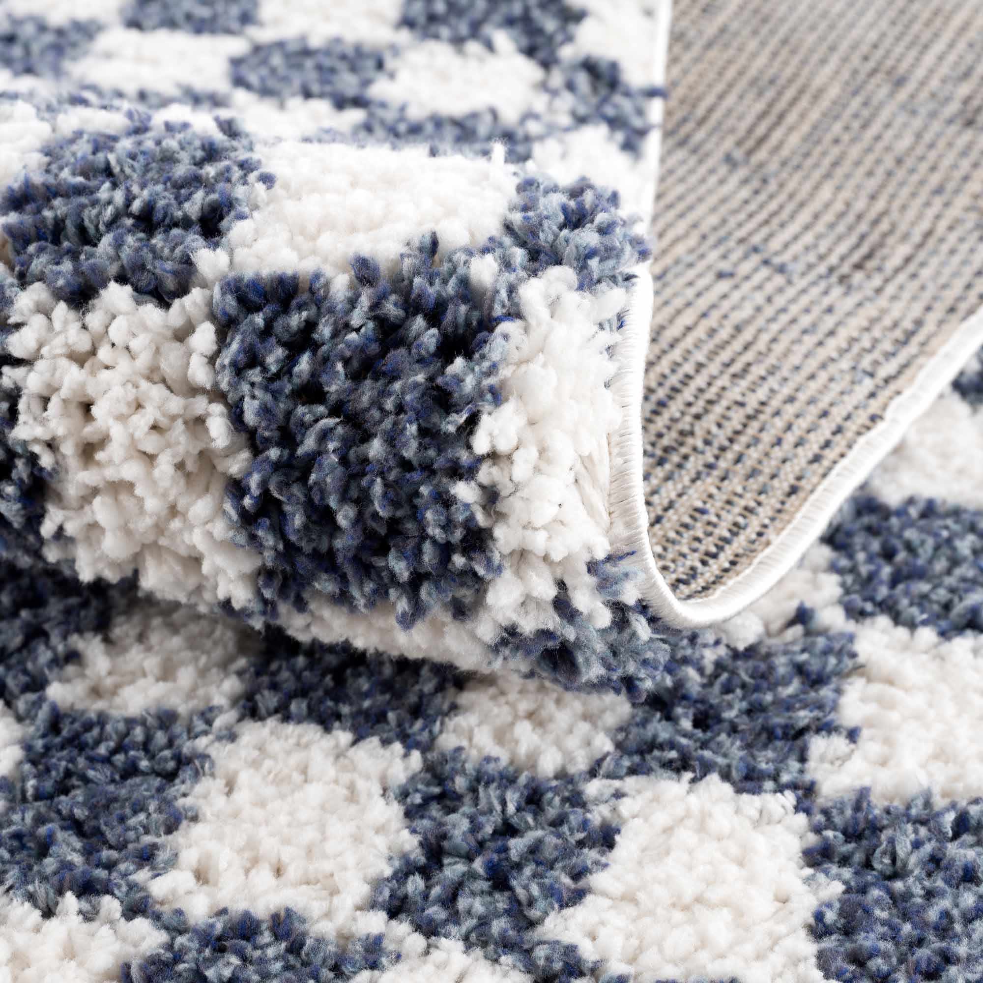 Breezy Blue & White Checkered Area Rug  Plush Polyester, Machine Woven