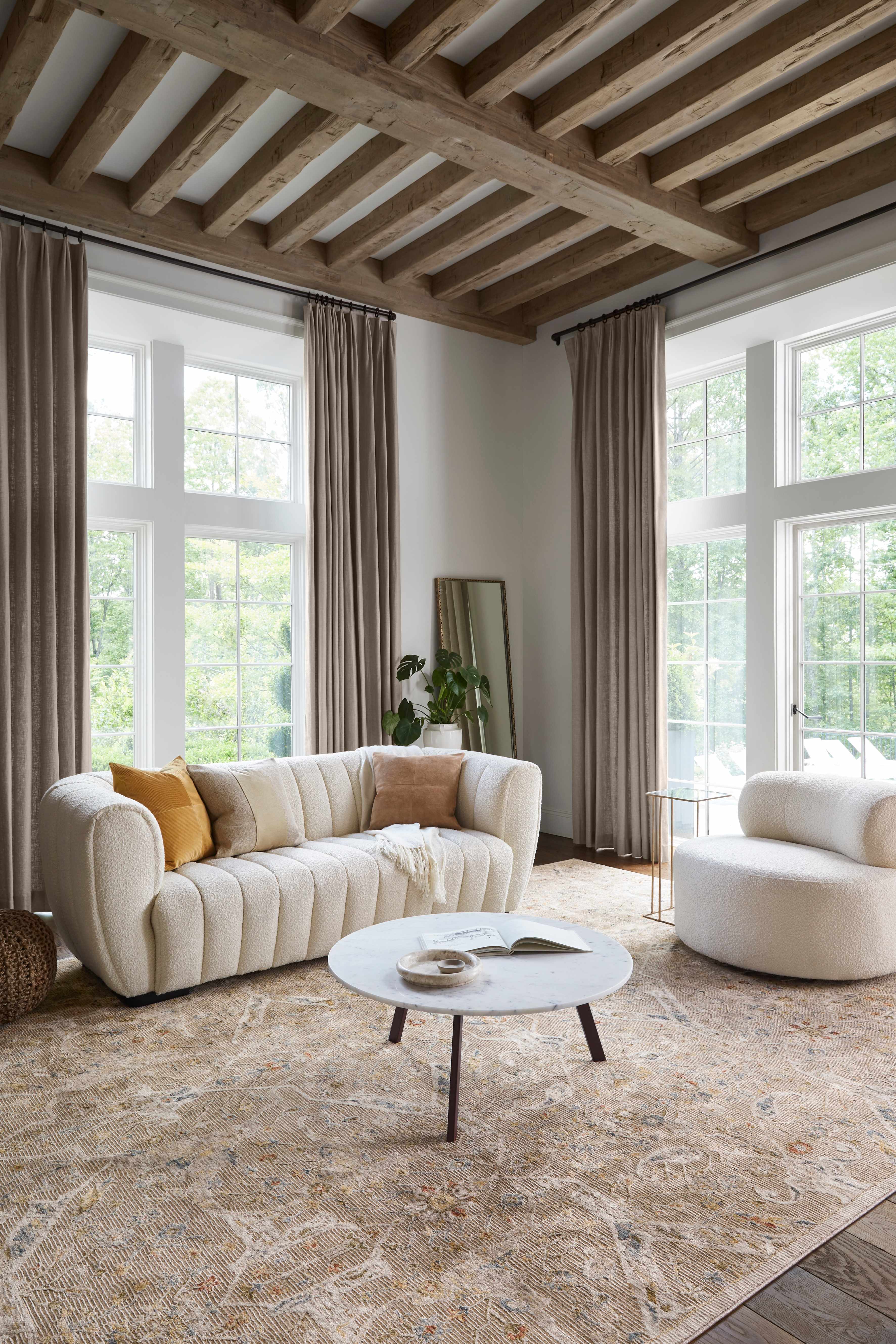 Bela Area Rug  Medium Pile, 100% Polyester, Traditional Style