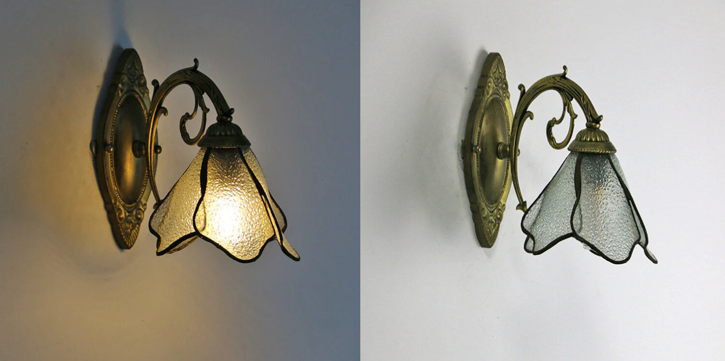Classic Tiffany Petals Stained Glass Wall Sconce Lamp with Single Light