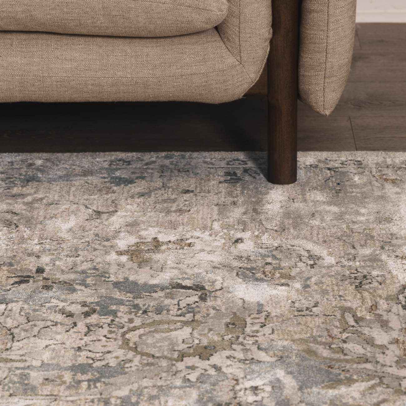 Nola Boutique Rug  Medium Pile, Machine Woven, Traditional Style