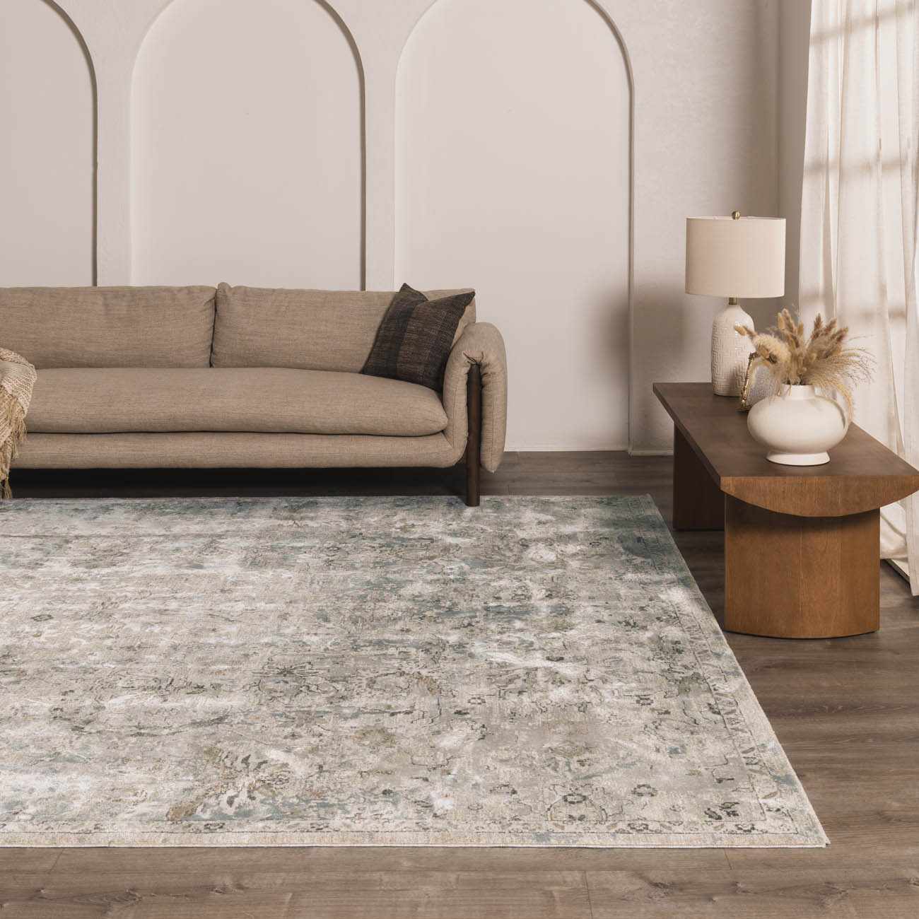 Nola Boutique Rug  Medium Pile, Machine Woven, Traditional Style