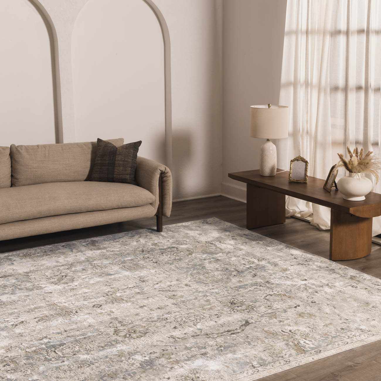 Nola Boutique Rug  Medium Pile, Machine Woven, Traditional Style