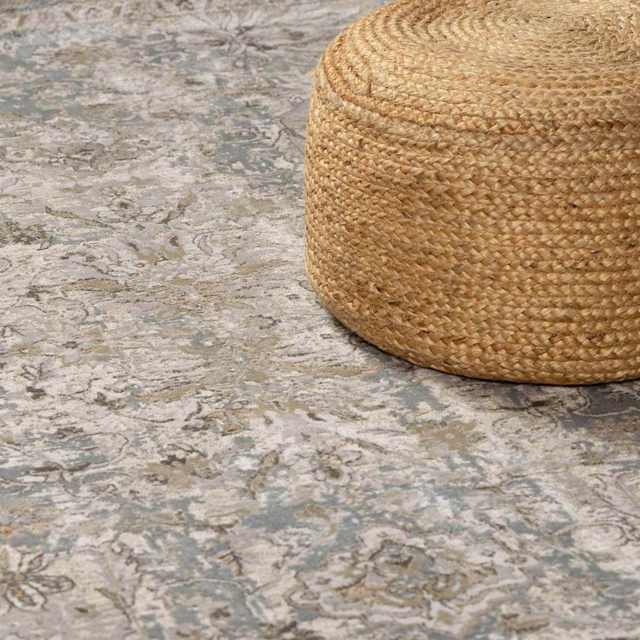 Nola Boutique Rug  Medium Pile, Machine Woven, Traditional Style