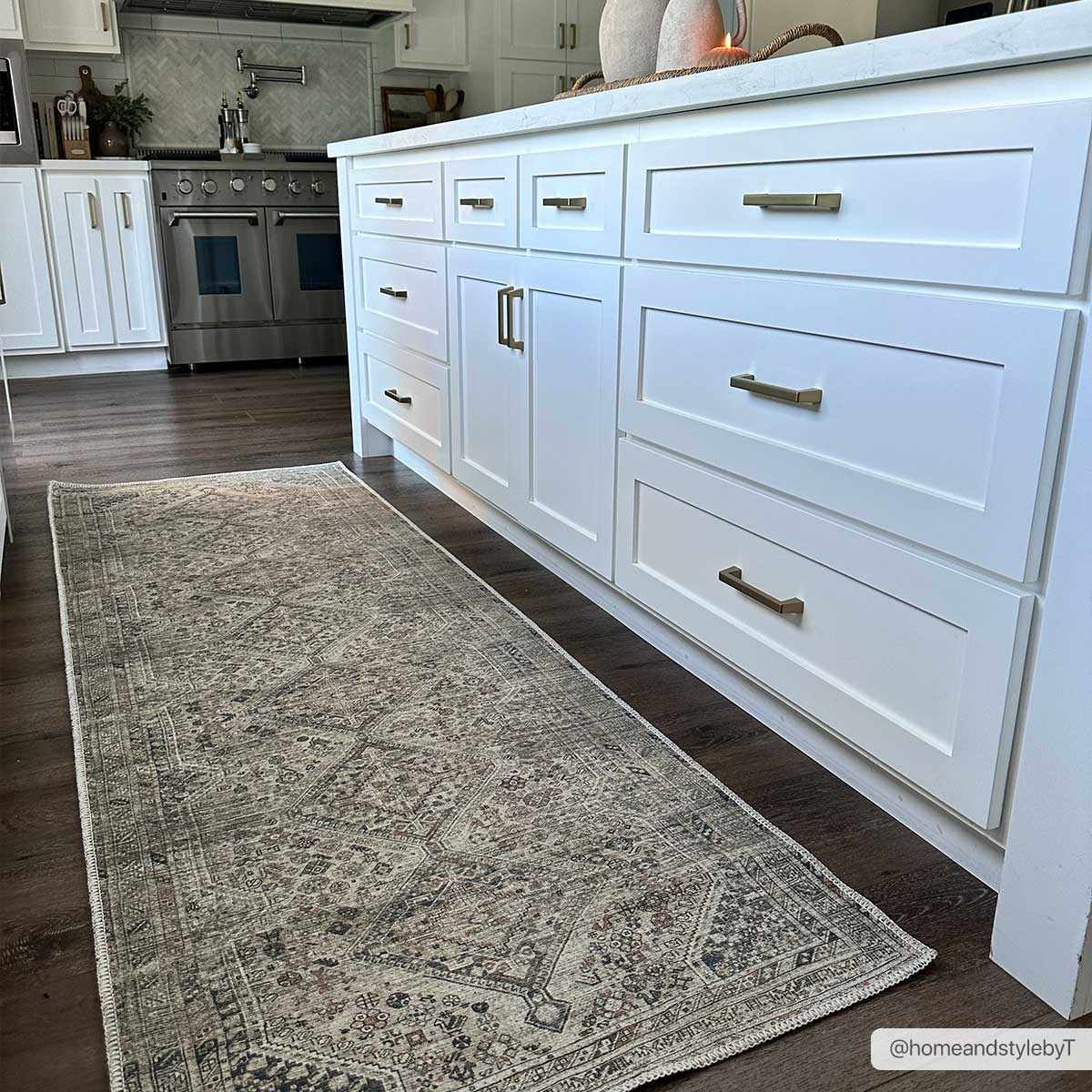 Bela Washable Rug  Machine Woven  100% Polyester  Traditional Style