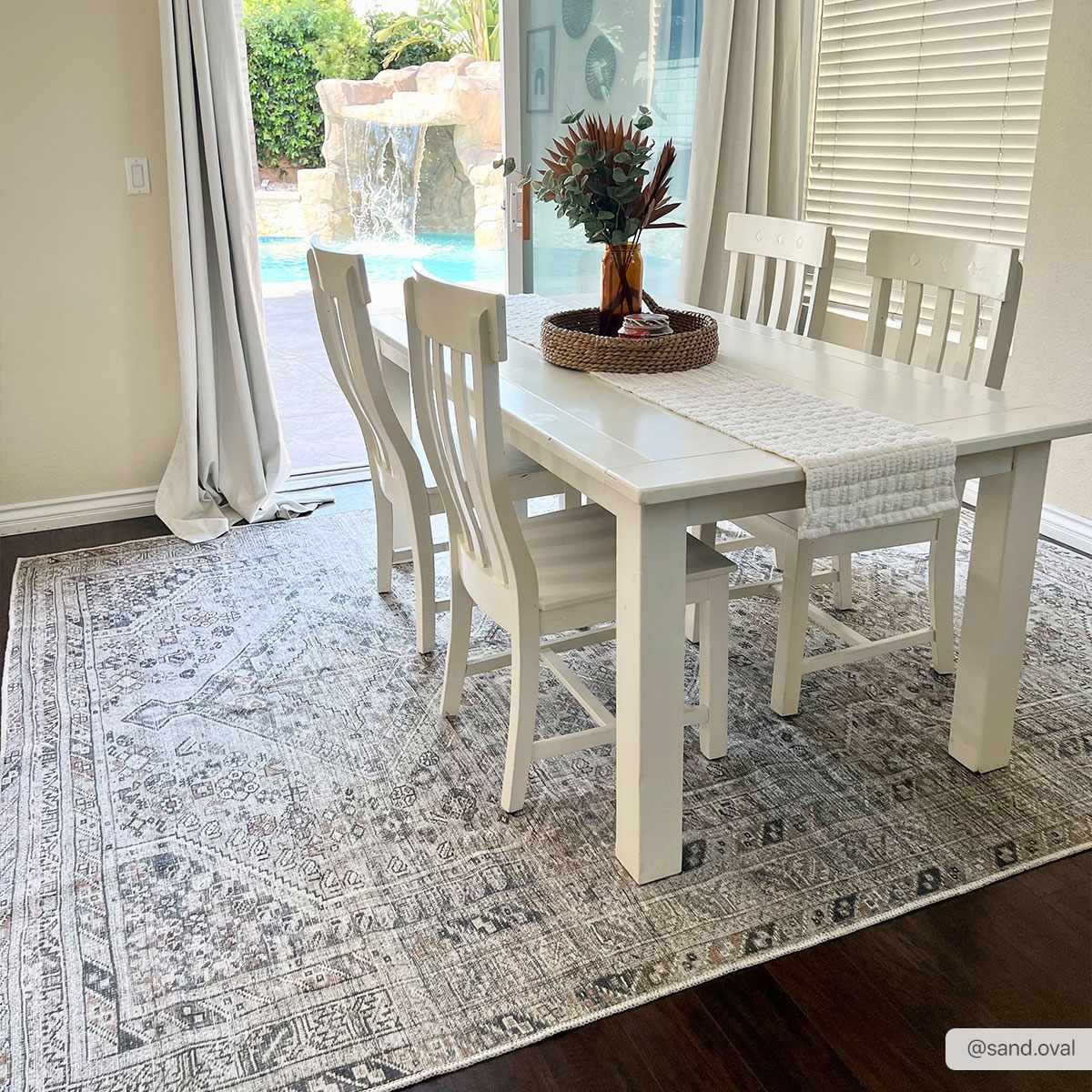 Bela Washable Rug  Machine Woven  100% Polyester  Traditional Style