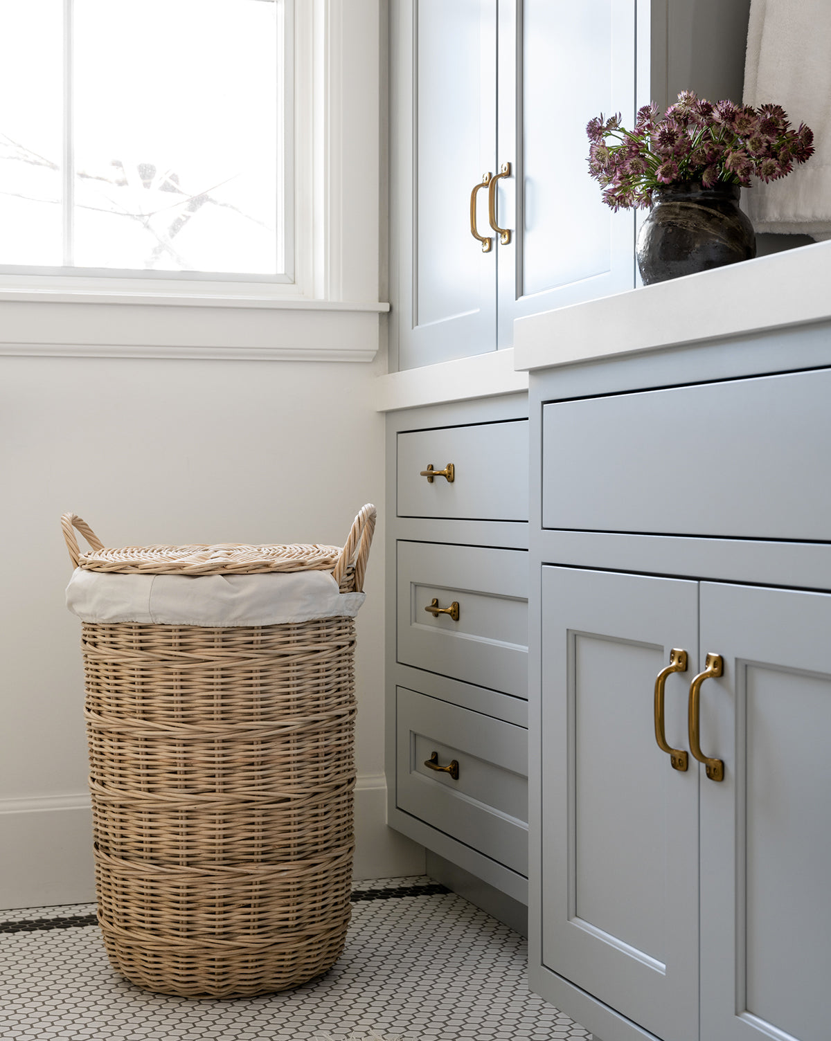 Bela Rattan Laundry Bin  Lidded with Organic Design