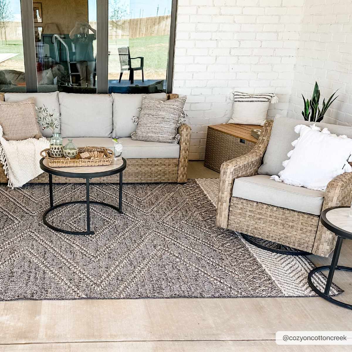 Bela Outdoor Area Rug  Machine Woven, 100% Polypropylene